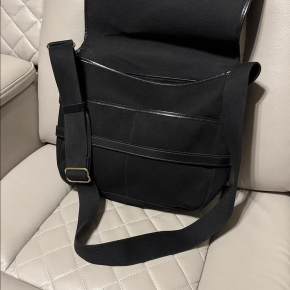 Dooney & Bourke Black Leather Trim Unisex Messenger Bag - Picture 8 of 10